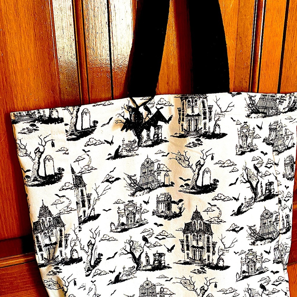 Black and White Halloween inspired Tote Bag NWT- FREE hair clips OR bracelet ❤️